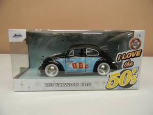 JADA I LOVE THE 50s 124 SCALE DIE-CAST - 1959 VOLKSWAGON BEETLS - NICE - GREAT PIECE - NEW IN BOX - SEE PICTURES