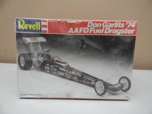 VINTAGE REVELL DON GARLITS 74 AAFD FUEL DRAGSTER MODEL KIT 125 SCALE - STILL IN PLASTIC - GREAT PIECE - SEE PICTURES
