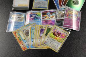 lot 44 image: Japanese and Other International Pokemon Card Lot  550 Cards