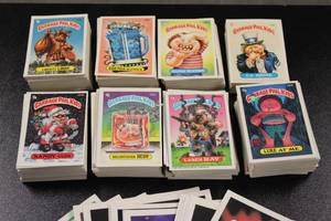lot 160 image: 1986 & 1987 Garbage Pail Kids Lot  400 Cards - 24 Oversized Cards - Folder