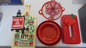 lot 26 image: Red kitchen Decor pcs