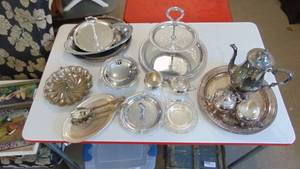 lot 38 image: Misc pieces of silverplate
