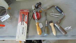 lot 40 image: Vintage tools