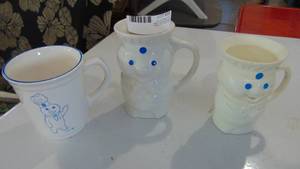 lot 58 image: 3-Pillsbury Doughboy cups