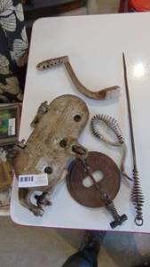lot 71 image: Misc metal store pcs and misc