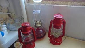 lot 72 image: 3-oil lamps