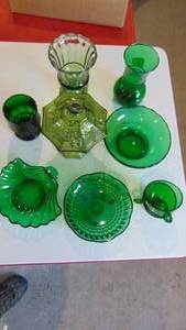 lot 94 image: Vintage green glassware