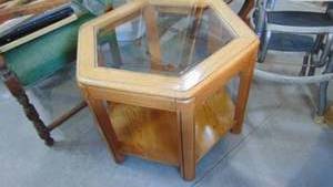 lot 105 image: 2-side tables