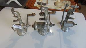 lot 139 image: 3-Meat grinders