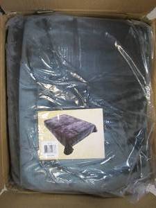 lot 512 image: Lavish Home Solid Soft Heavy Thick Plush Mink Blanket in Grey (OPEN PACKAGING)