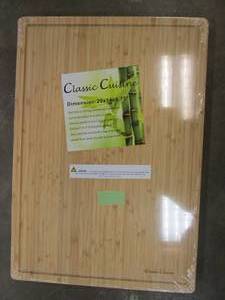 lot 526 image: Classic Cuisine 20 in x 14 in .75 in Bamboo Cutting Board (WRAPPED IN PLASTIC)