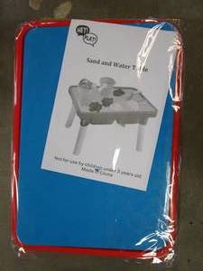 lot 527 image: Hey Play Water or Sand Sensory Table with Lid and Toys (OPEN BOX)