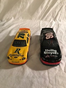 lot 35 image: 2 - NASCAR die cast 124 scale stock cars