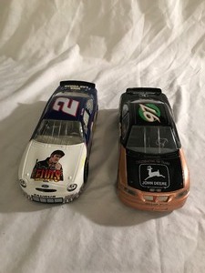 lot 44 image: 2 - NASCAR die cast 124 scale stock cars