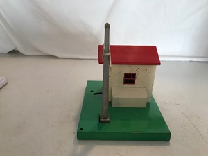 lot 81 image: Vintage  Lionel train No 45N Automatic Gateman O Gauge