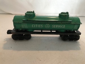 lot 82 image: Lionel Cities Service Double Dome train Tank Car 6465 VINTAGE Green Gas Oil