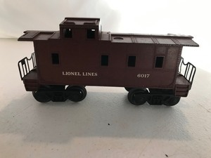 lot 85 image: Lionel Lines #6017  train Caboose