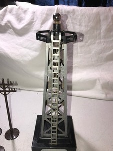 lot 91 image: Marx and Mar train set accessories
