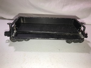 lot 92 image: Lionel Automatic  TRAIN Dump Car 3469