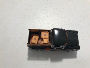lot 324 image: 1997 Matchbox Harley Davidson 1955 Chevrolet Pick Up die cast 143 scale