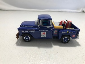 lot 333 image: 1996 Matchbox Mobil Battery and Quick Start Service 1956 Chevy 3100 die cast 143 scale
