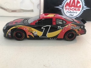 lot 366 image: 1998 NASCAR Mac Tools Collectors Club #1 THE PROS CHOICE Racing Champion 10yr 124 DieCast stock car