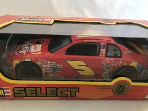 lot 370 image: Revell 1998 NASCAR  Collection Die Cast Car 124 Terry Lebonte #5 Kelloggs Blasted limited edition