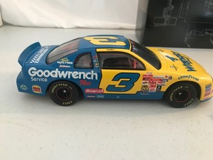lot 376 image: 1999 NASCAR Brookfield Collectors Guild limited edition Dale Earnhardt twin pack 124 scale die cast #3 stock cars