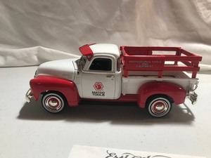lot 389 image: 1995 ERTL collectibles 1950 Chevy Pickup die cast 124 scale