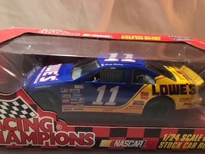 lot 400 image: 1996 Preview Edition NASCAR Racing Champions Brett Bodine #11 Lowes 124 scale die cast stock car