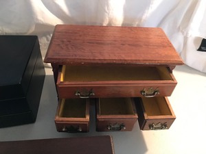 lot 115 image: 5 - small jewelry boxes