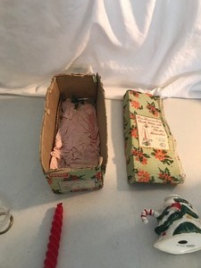 lot 118 image: Vintage 1959 Napco Christmas Hurricane lamp candle holder with Santa climber decoration