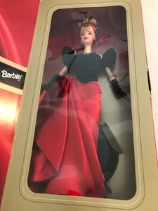 lot 128 image: 1994 Special Edition Winter Splendor Barbie