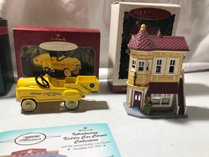 lot 142 image: 6 - Christmas ornaments