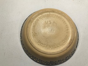 lot 154 image: Vintage Robinson - Rans Bottom Pottery Ohio, Roseville bowl