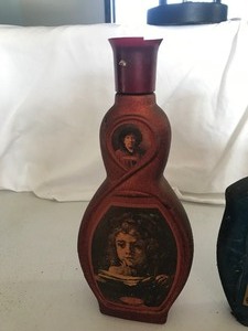 lot 168 image: 3 - Vintage collectible liquor bottles