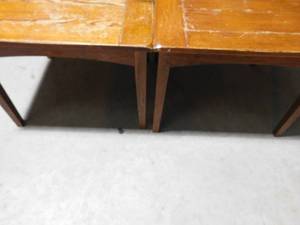 lot 23 image: 2 End tables