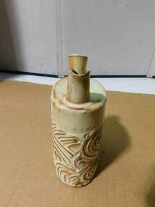 lot 201 image: Haddis pottery