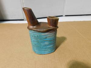 lot 202 image: Haddis pottery