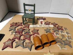 lot 204 image: Wood dcor