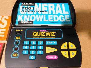 lot 205 image: Quiz whiz electronic game w 3 games