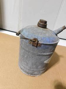 lot 206 image: Vintage metal gas can