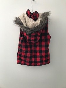 lot 401 image: Mossimo Supply Co. Girls Buffalo plaid vest with fur trimmed hood size SP