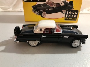 lot 289 image: 2000 Snap-On Tools 1956 Ford Thunderbird 124 scale die cast coin bank