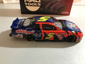 lot 297 image: 2002 NASCAR MAC Tools Terry Labonte #5 Kellogs  Tony the Tiger 124 scale die cast stock car