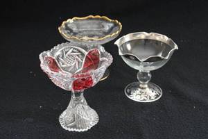 lot 107 image: Vintage Pedestal Candy Dishes