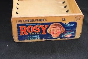 lot 115 image: Vintage Fresh California Fruits Crate
