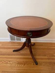 lot 7 image: Antique Drum Table