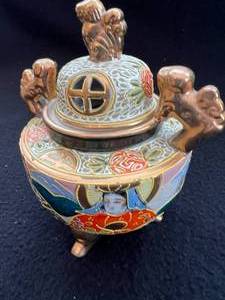 lot 16 image: East Asian Porcelain Decorative Container with Lid
