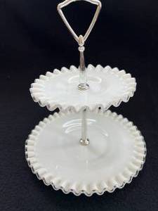 lot 35 image: Fenton White Ruffled Dessert Plates and Tiered Plate